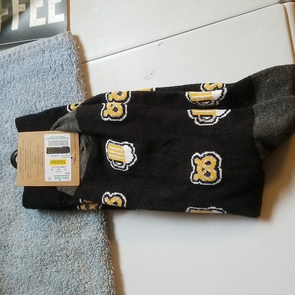 Mens NWT Octoberfest Beer and Pretzels Crew Socks Size 10-13 - Picture 2 of 4